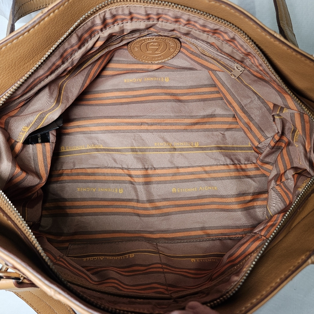 EUC Etienne Aigner Tan Leather Shoulder Bag With Metal Tag - Picture 5 of 15